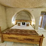 Hotel Roma Cave