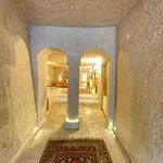 Roma Cave 4*