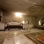 Отель Roma Cave