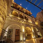 Отель Roma Cave 4*