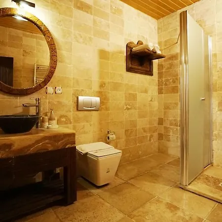 Roma Cave 4*