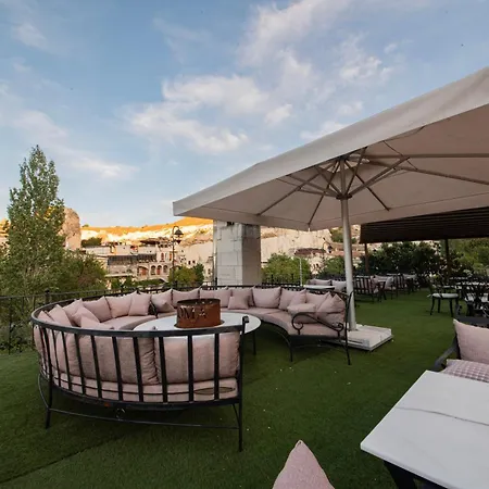 Roma Cave 4*