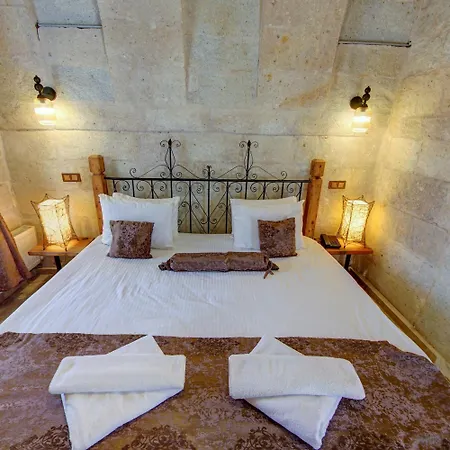 Отель Roma Cave