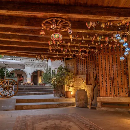 ローマ ケーブ スイート ホテル 4*