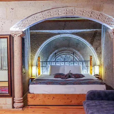 Отель Roma Cave