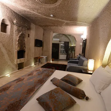 Hotel Roma Cave