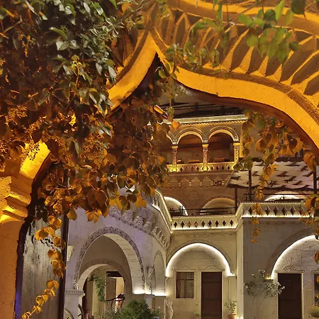Roma Cave Hotel 4*