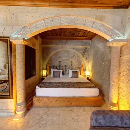 Roma Cave 4*