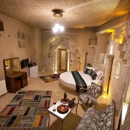 Szálloda Roma Cave 4*