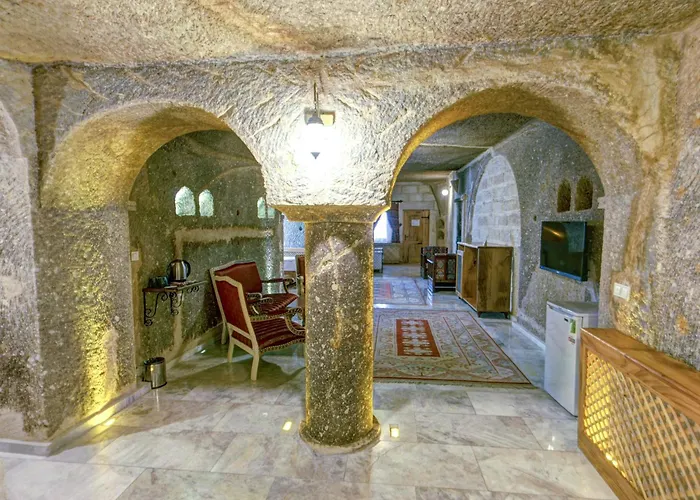 Отель Roma Cave 4*