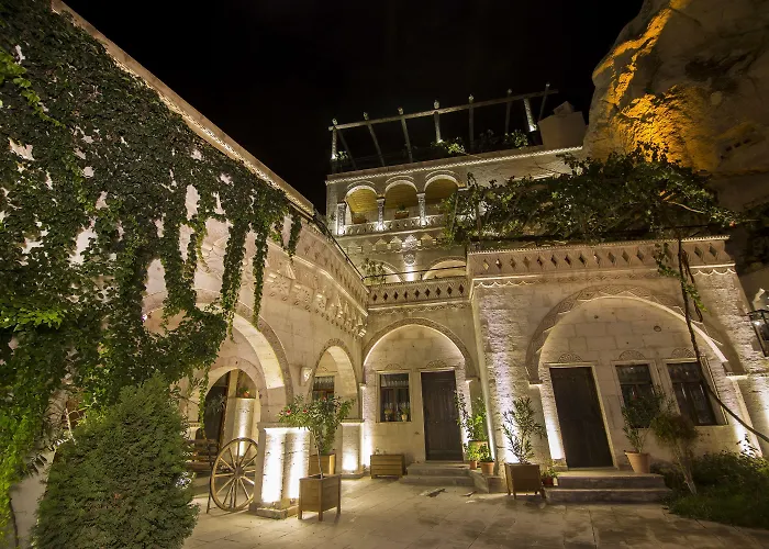 Отель Roma Cave 4*