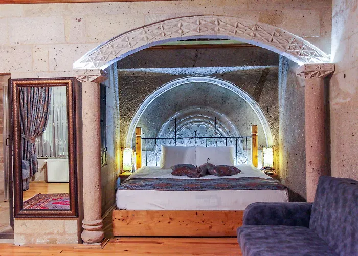 Отель Roma Cave